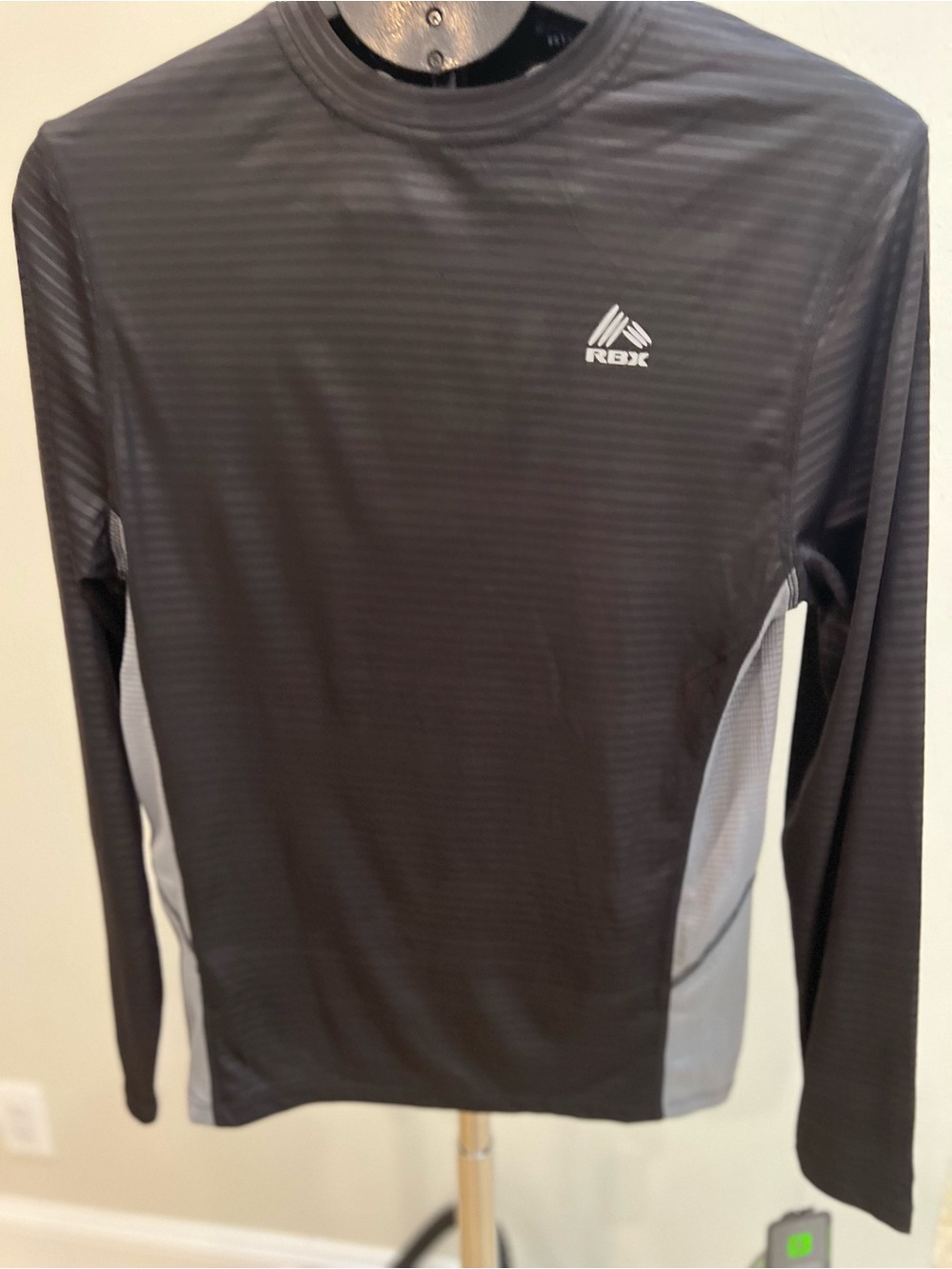RBX Women’s Long Sleeve Performance Athletic Shirt SM Gray Black Striped NWT